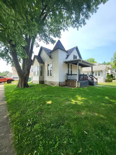 902 Madison St, Streator, IL 61364