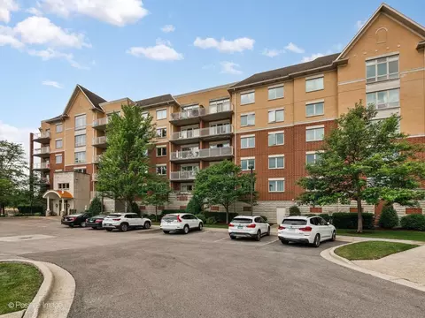 8300 Concord Dr #607, Morton Grove, IL 60053