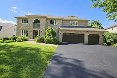 1910 Morgan Cir, Naperville, IL 60565