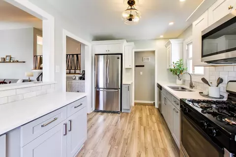 Kitchen - 586 E Park Ave, Elmhurst, IL 60126 photo 3 of 3