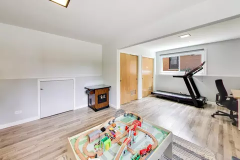 Other - 586 E Park Ave, Elmhurst, IL 60126 photo 3 of 6
