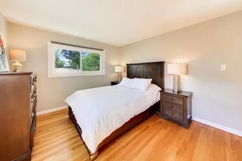 Bedroom - 586 E Park Ave, Elmhurst, IL 60126 photo 2 of 7