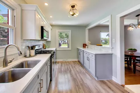 Kitchen - 586 E Park Ave, Elmhurst, IL 60126 photo 2 of 3