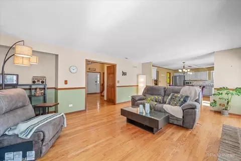 265 Moders Ave, Cary, IL 60013 photo 15