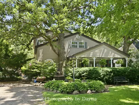 21329 S Hillside Rd, Frankfort, IL 60423