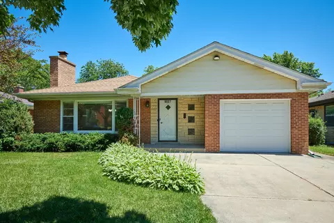 9027 Kenton Ave, Skokie, IL 60076