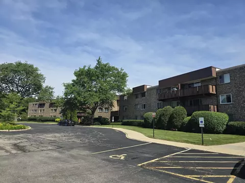 2650 Brookwood Way Dr #223, Rolling Meadows, IL 60008