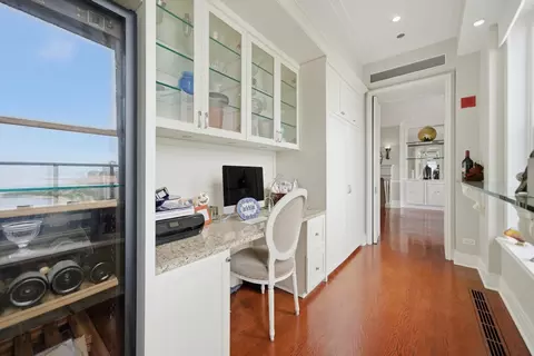 159 E Walton Pl #22A, Chicago, IL 60611 photo 32