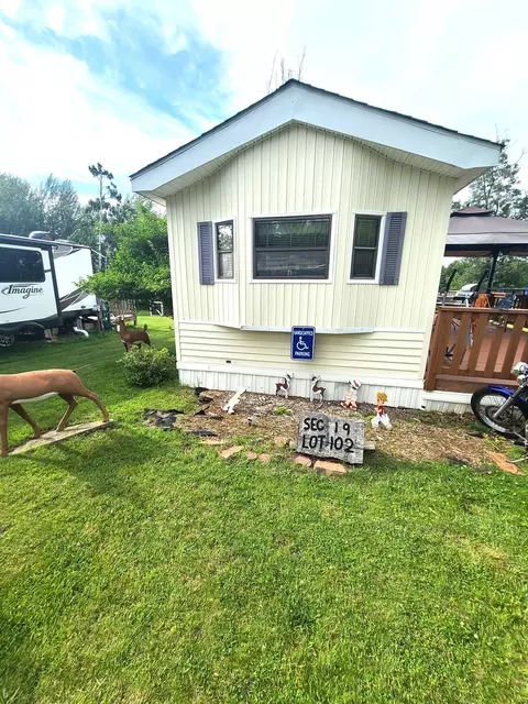 19102 Woodhaven, Sublette, IL 61367