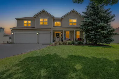 6508 Waterford Dr, Mchenry, IL 60050
