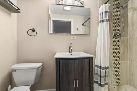 Bath - 4126 Rivertowne Dr, Plainfield, IL 60586 photo 4 of 4