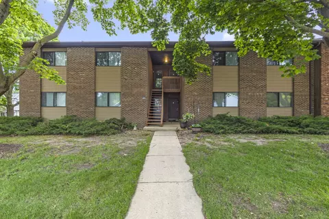 401 Concord Ave #G, South Elgin, IL 60177