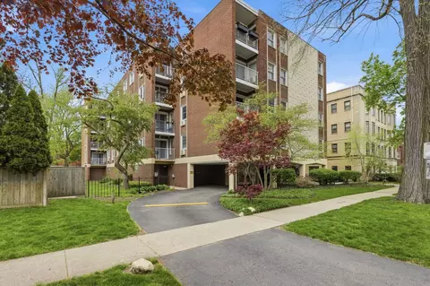 1310 Maple Ave #2C, Evanston, IL 60201
