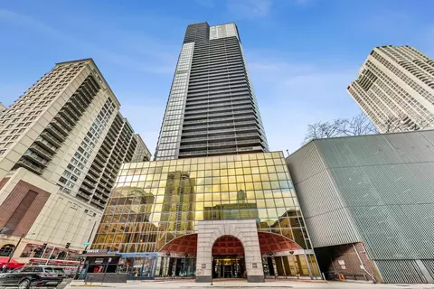10 E Ontario St #4808, Chicago, IL 60611