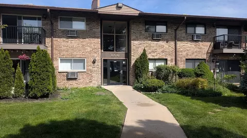 806 E Old Willow Rd #214, Prospect Heights, IL 60070