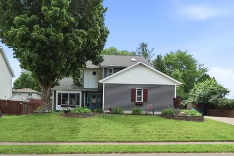 4367 Winston Pl, Bettendorf, IA 52722