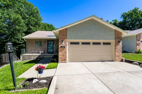 915 23rd Ave #6, East Moline, IL 61244
