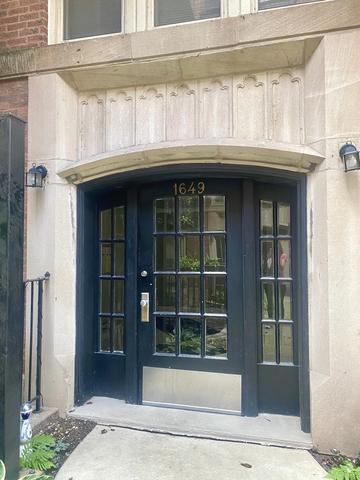 1649 W Pratt Blvd #B-1, Chicago, IL 60626