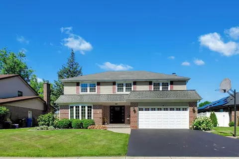 1722 N Burning Bush Ln, Mount Prospect, IL 60056