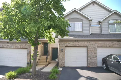 1045 Woodview Ct, Aurora, IL 60502