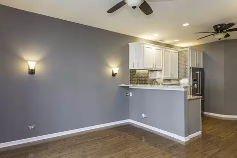 Living - 2896 Falling Waters Ln, Lindenhurst, IL 60046 photo 5 of 7