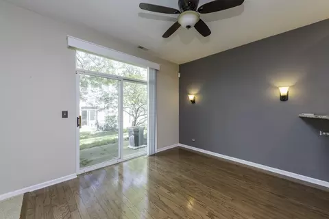 Living - 2896 Falling Waters Ln, Lindenhurst, IL 60046 photo 2 of 7