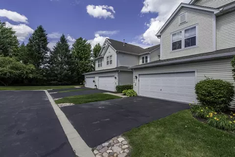 Exterior - 2896 Falling Waters Ln, Lindenhurst, IL 60046 photo 6 of 9