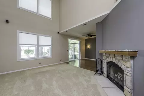 Living - 2896 Falling Waters Ln, Lindenhurst, IL 60046 photo 4 of 7