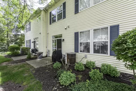Exterior - 2896 Falling Waters Ln, Lindenhurst, IL 60046 photo 8 of 9