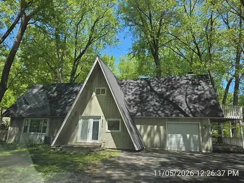 8506 Riley Rd, Wonder Lake, IL 60097
