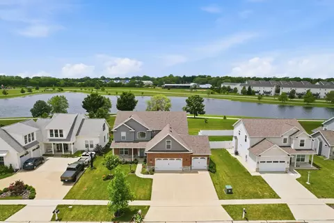 311 Bradford Ave, Savoy, IL 61874