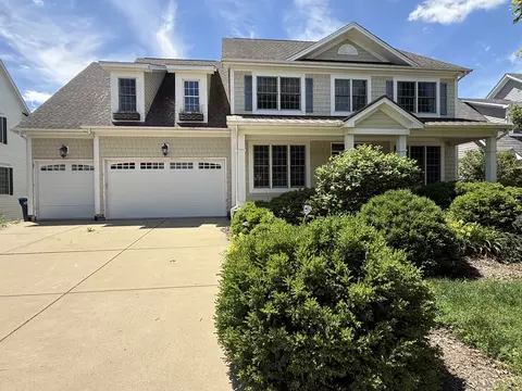 125 Goldenrod Dr, Sugar Grove, IL 60554
