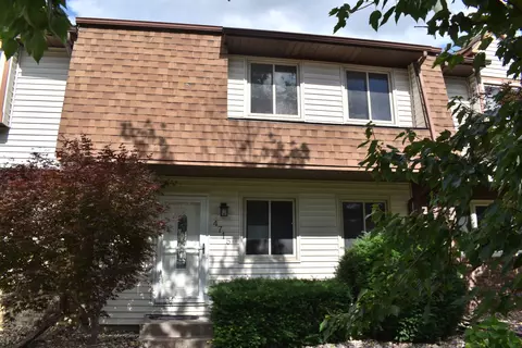 4715 11th St #9, East Moline, IL 61244