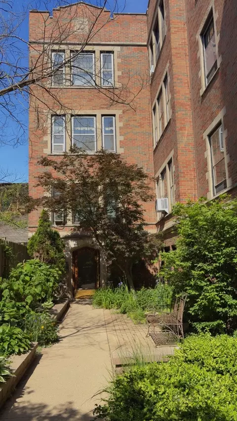 5618 S Blackstone Ave S #2, Chicago, IL 60637