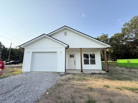 322 W Franklin St, Du Quoin, IL 62832