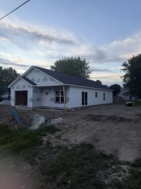 322 W Franklin St, Du Quoin, IL 62832