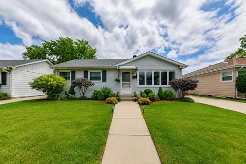 8737 S 51st Ave, Oak Lawn, IL 60453