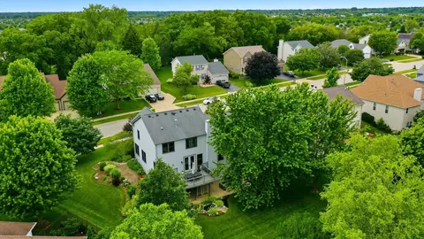 View/Area - 845 Red Barn Ln, Elgin, IL 60124 photo 4 of 7