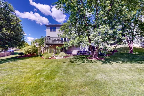 Exterior - 845 Red Barn Ln, Elgin, IL 60124 photo 7 of 9