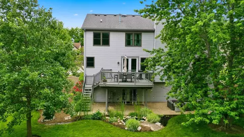 Exterior - 845 Red Barn Ln, Elgin, IL 60124 photo 6 of 9