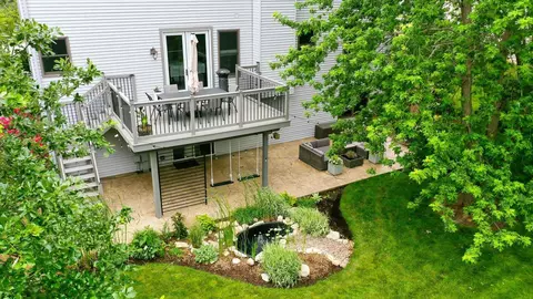 Exterior - 845 Red Barn Ln, Elgin, IL 60124 photo 5 of 9