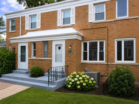 1420 N Harlem Ave #E, River Forest, IL 60305