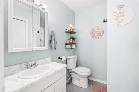 Bath - 414 Flanagan Cir #B, Minooka, IL 60447 photo 2 of 3