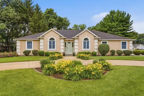 1 Turtle Creek Rd, Monticello, IL 61856
