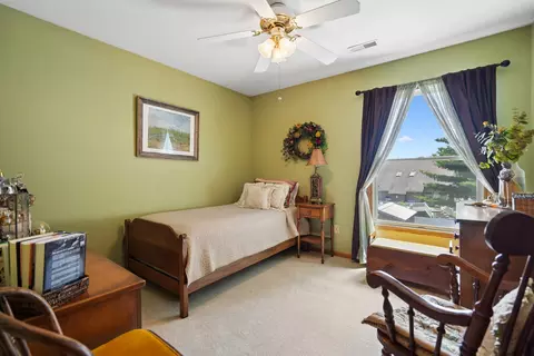 Bedroom - 401 S 8th Ave, Eldridge, IA 52748 photo 5 of 5