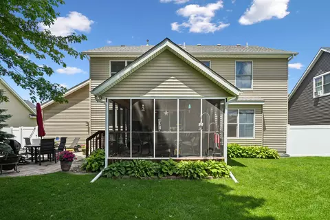 Exterior - 401 S 8th Ave, Eldridge, IA 52748 photo 4 of 6
