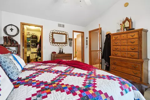 Bedroom - 401 S 8th Ave, Eldridge, IA 52748 photo 1 of 5