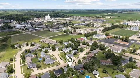 View/Area - 401 S 8th Ave, Eldridge, IA 52748 photo 4 of 4