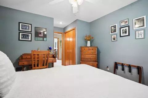 Bedroom - 401 S 8th Ave, Eldridge, IA 52748 photo 4 of 5