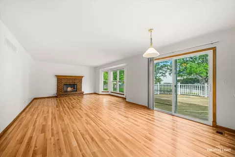 Living - 5313 White Oaks Ct, Plainfield, IL 60586 photo 3 of 4